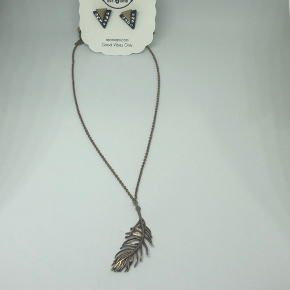 Accessories - Picture 2 of 2